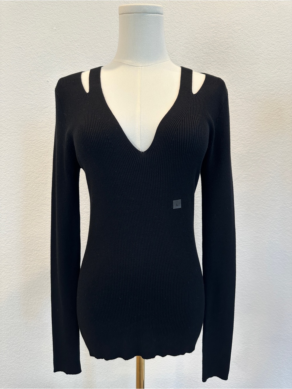 Express NWT Black Ribbed Cutout V-Neck Sweater Size Large